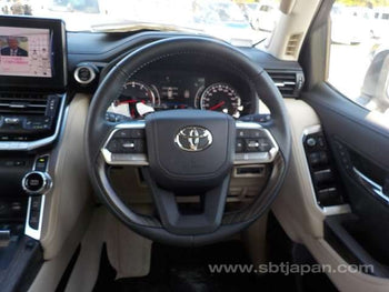 TOYOTA LC300