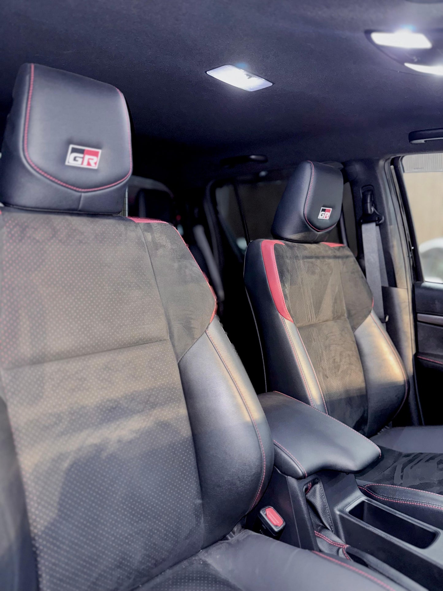 TOYOTA HILUX Z GR SPORTS