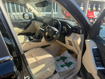 TOYOTA LC300