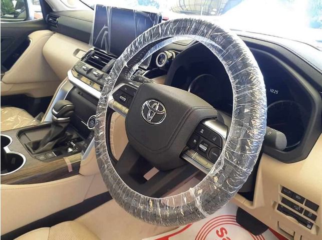 TOYOTA LC300
