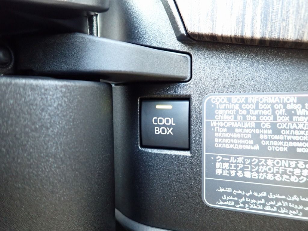 TOYOTA LC300