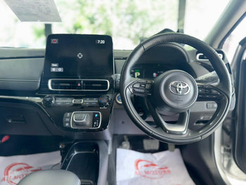 TOYOTA AQUA G