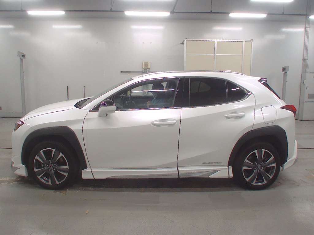 LEXUS UX300E