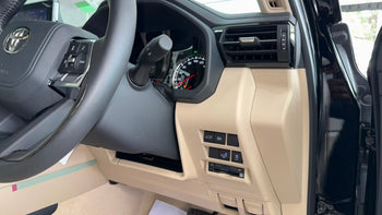 TOYOTA LC300 ZX