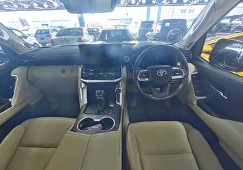 TOYOTA LC300