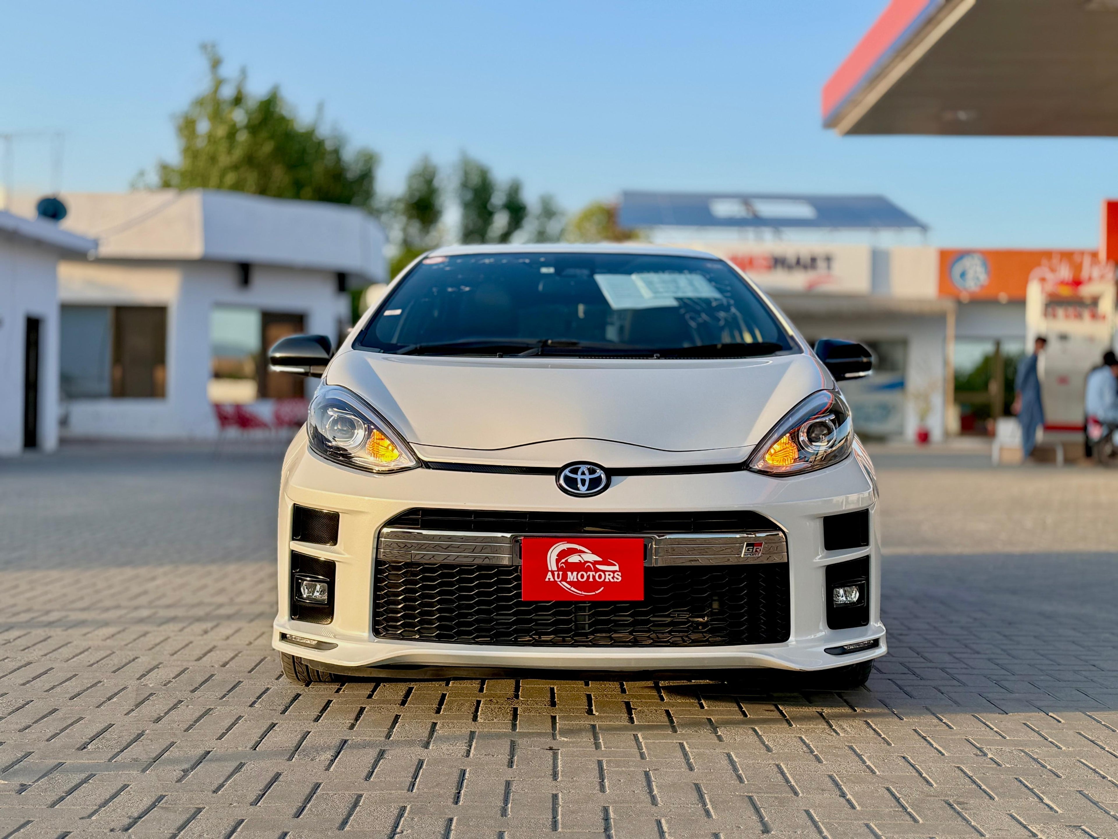 TOYOTA AQUA GR SPORTS