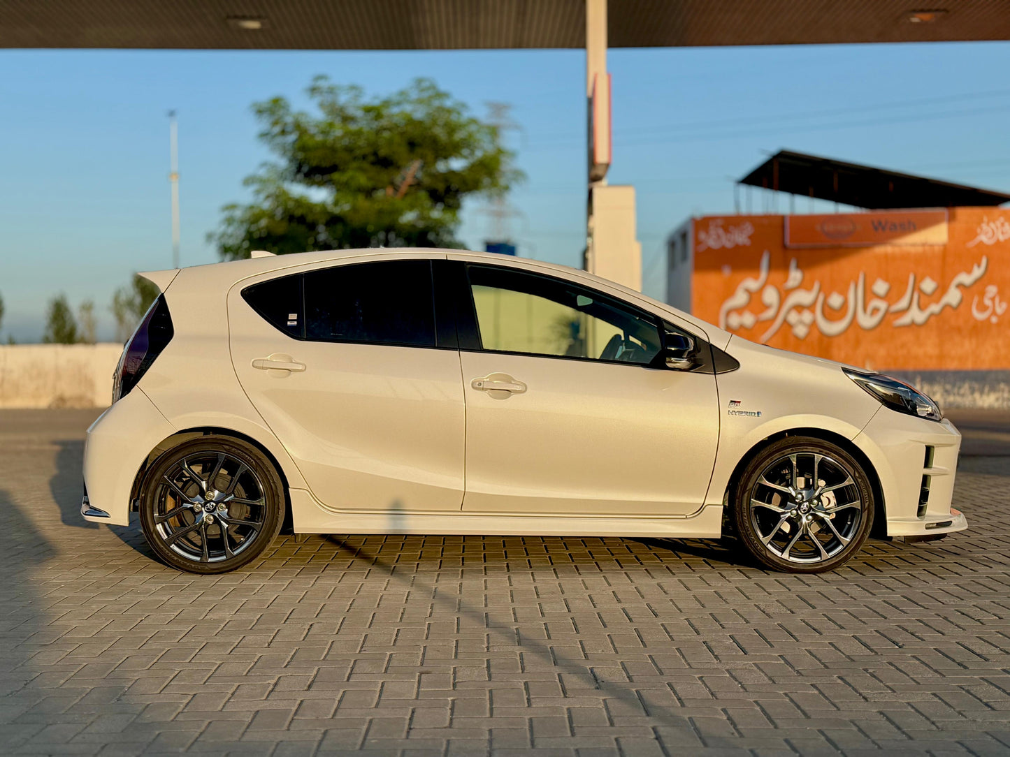 TOYOTA AQUA GR SPORTS