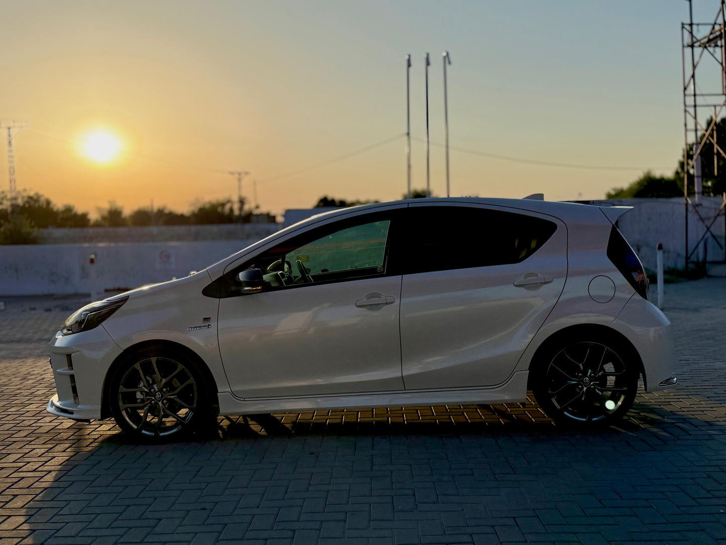 TOYOTA AQUA GR SPORTS