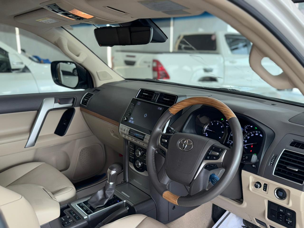 TOYOTA PRADO TZG