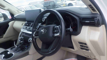 TOYOTA LC300